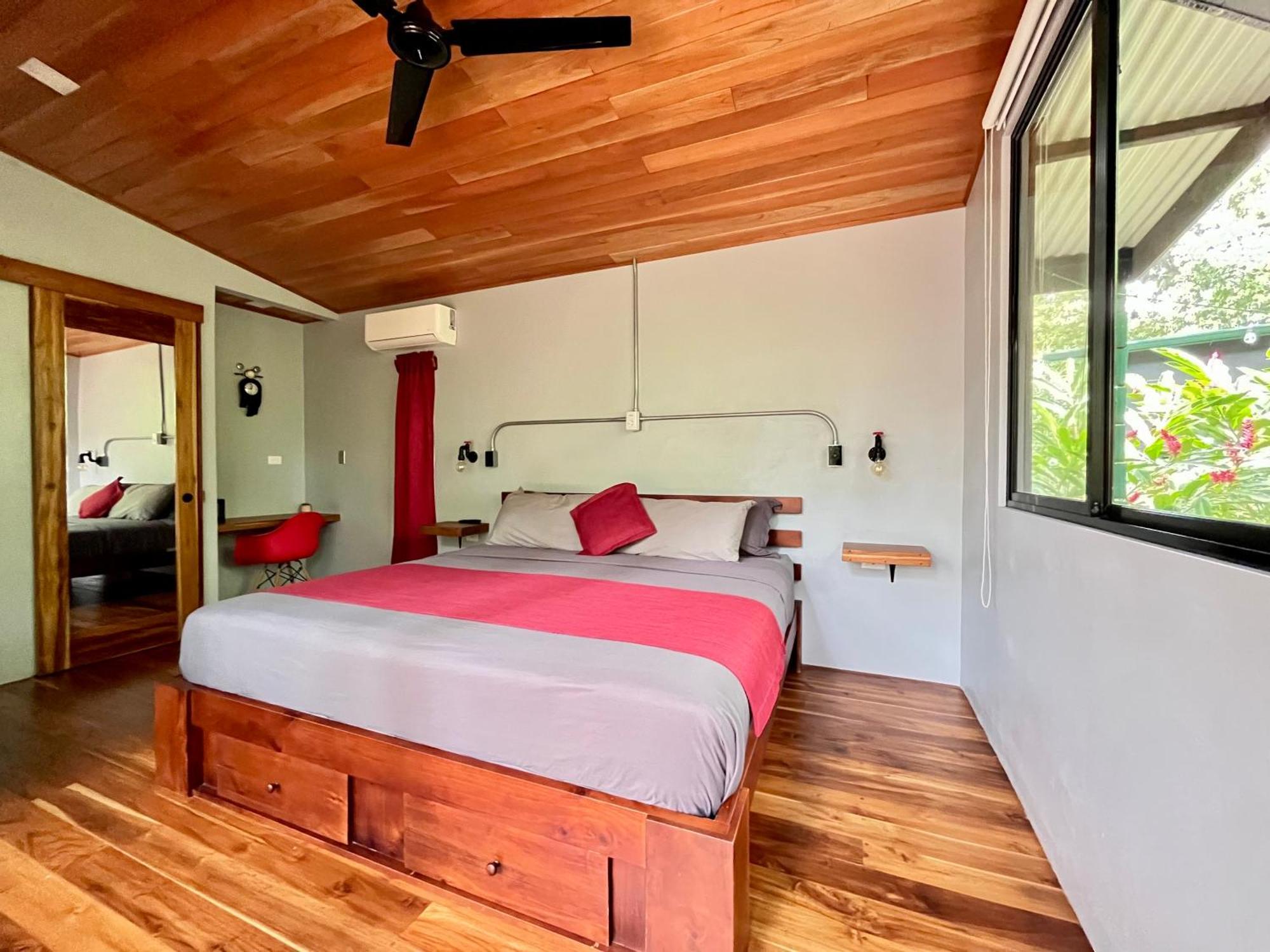 Industrial Studio With Private Jacuzzi Увита Екстериор снимка